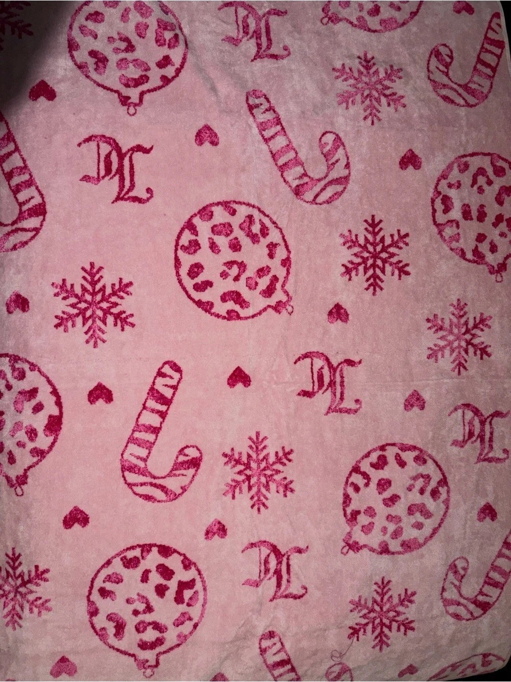 NWT Juicy Couture Holiday Plush Bath Towel Pink